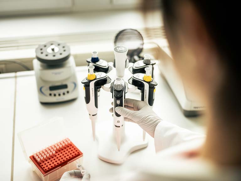 polyarescue-small Laboratory staff pipetting